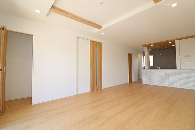 （1）号棟　LDK（19.8帖）　