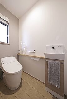 手洗い器付きのトイレ空間