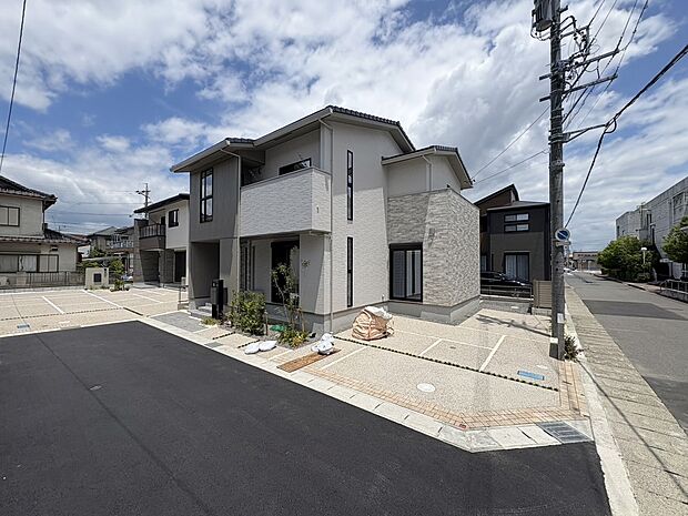 【【現地写真】】土地面積50坪以上の広い敷地で、ゆとりある住まいが誕生◎「ここに欲しい」「これがあると便利」などご家族の理想が叶う「5LDK」の住まいです。