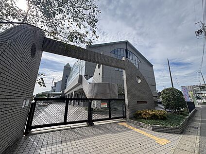 大和西小学校 約800m(徒歩約10分)