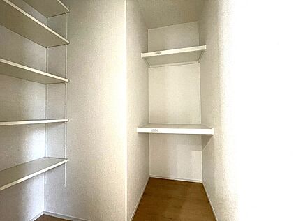 【A棟 パントリー】