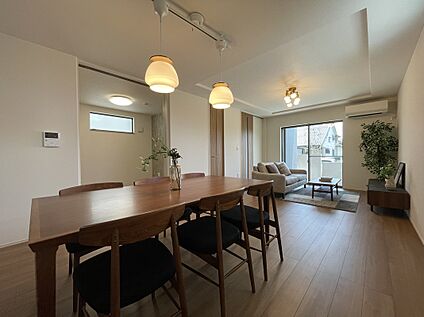 【B棟　LDK】