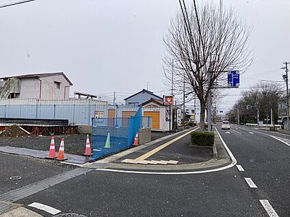 【前面道路含む現地写真】