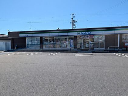ファミリーマート 岐阜正木南店 約600m(徒歩約8分　自転車約3分)