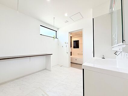 【F棟 洗面室】