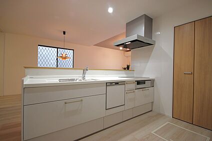 【D棟 キッチン】