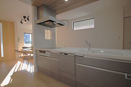 【A棟 キッチン】