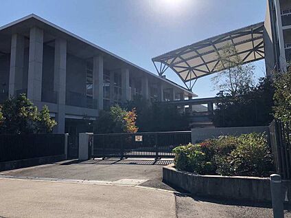 北中学校 約1880m(徒歩約24分)