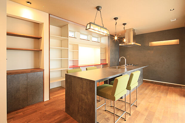 【【施工例】ダイニング】ここにはみんなが集い、食事と楽しい会話が始まる。そんな束の間の幸せを感じさせてくれる場所でありたい。