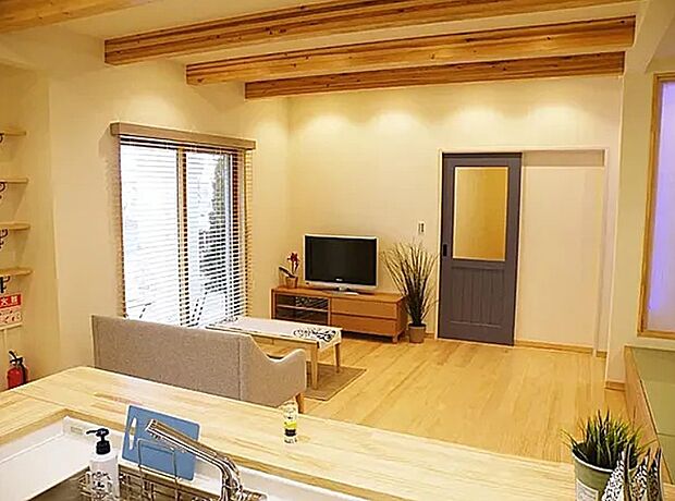 【【施工例】リビング】和やかで洗練された空間の演出。
