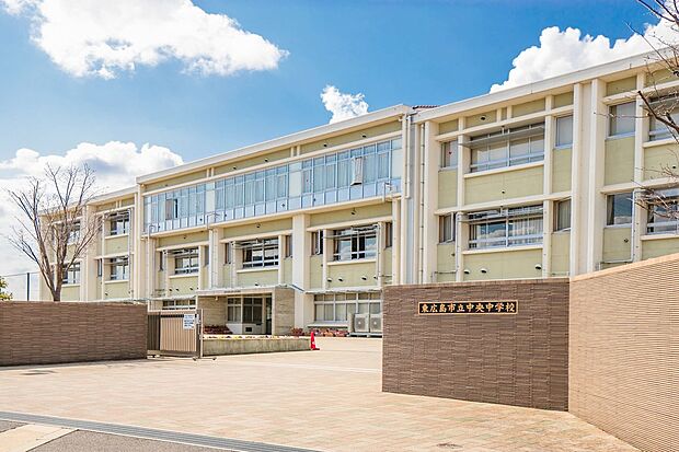 中央中学校(約2,400m)