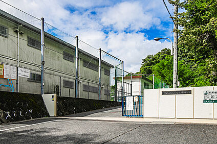 己斐上中学校 1700m(徒歩22分)