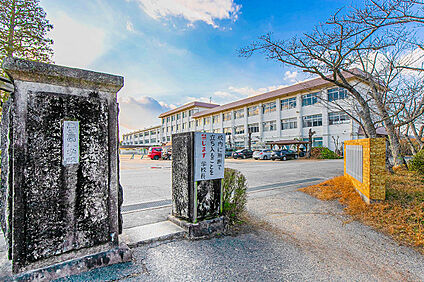 高屋西小学校 978m(徒歩13分)