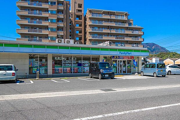 ファミリーマート 中深川店(約395m)
