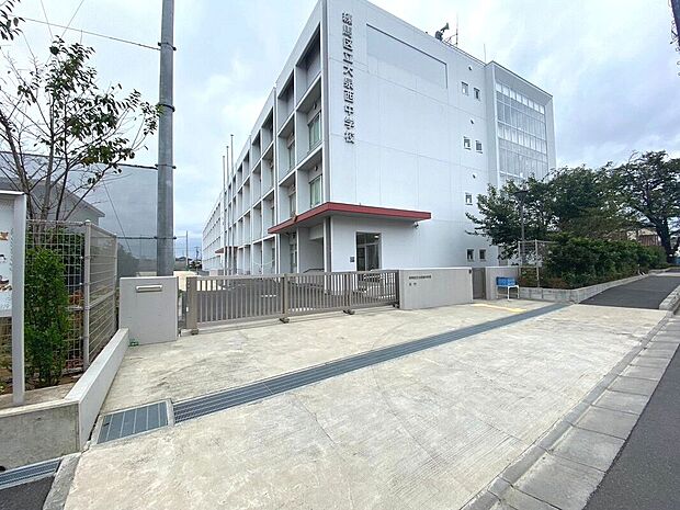 練馬区立大泉西中学校(約1,660m)