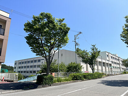 ◆神戸市立高倉台中学校◆ 131m