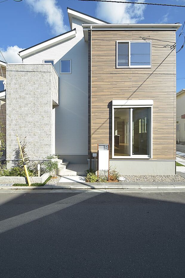 【現地外観写真】2号棟 外観(2025年10月撮影)