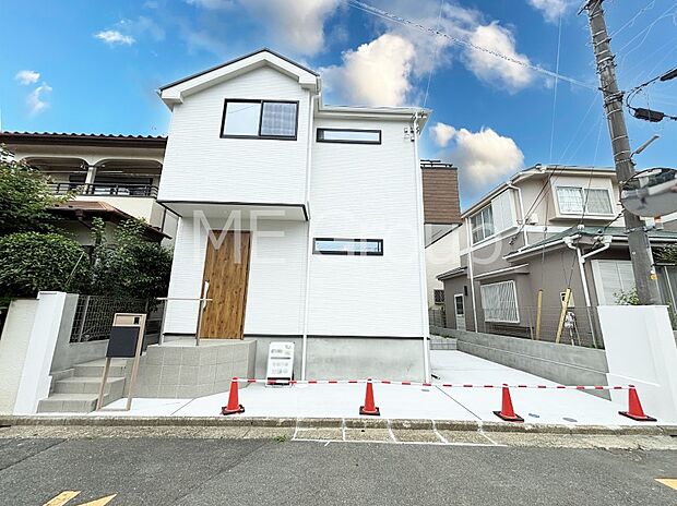 たっぷりの陽光と心地よい風が舞い込む住まい