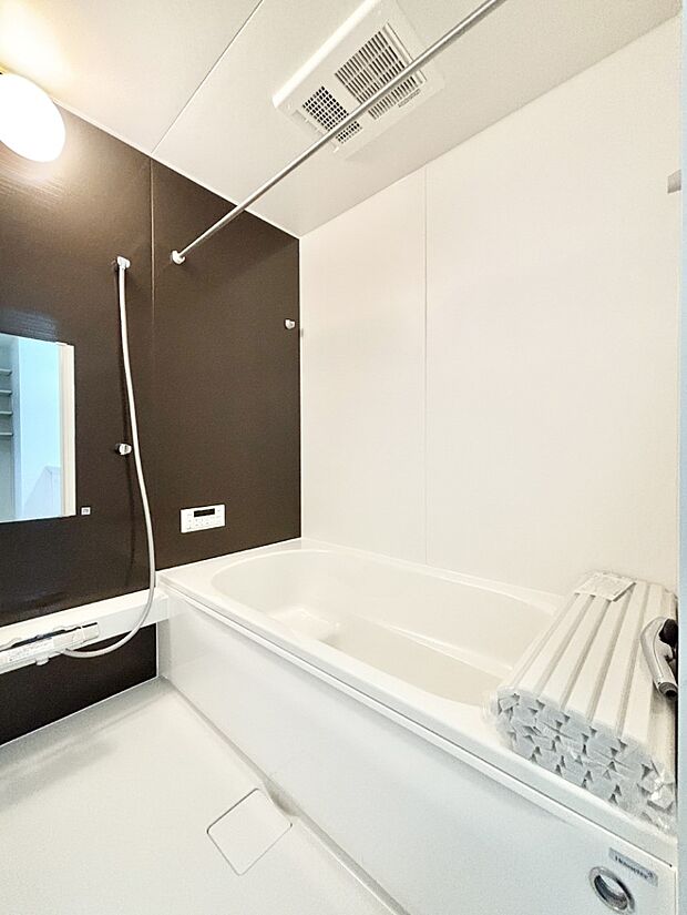 落ち着いた雰囲気でゆっくりお寛ぎいただけるバスルーム