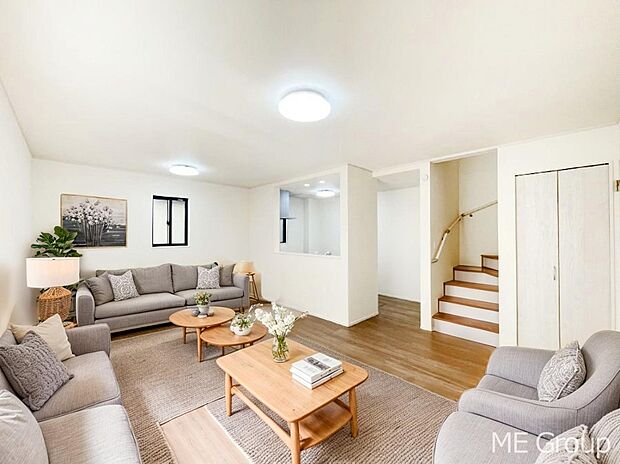 ご家族のコミュニケーションが深まるリビング階段を採用したLDK　※家具はCGです