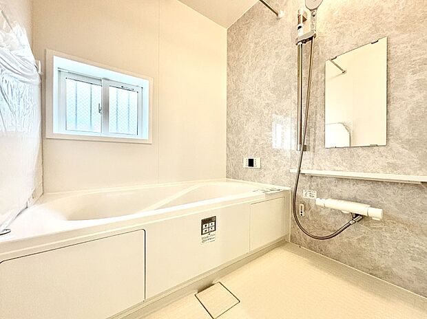 落ち着いた雰囲気でゆっくりお寛ぎいただけるバスルーム