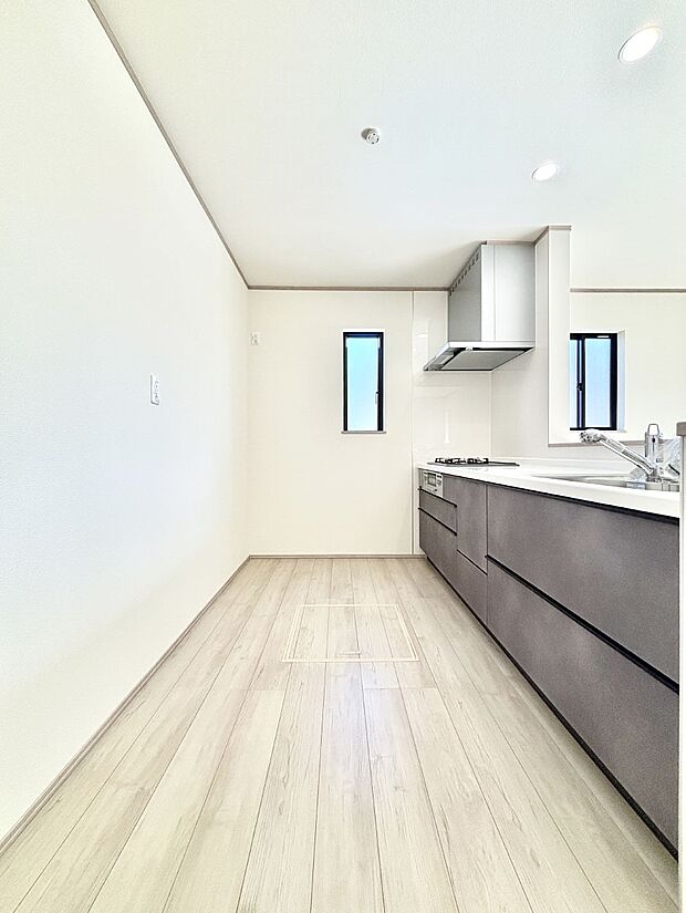 ゆとりあるキッチンではご家族と楽しくお料理ができます。