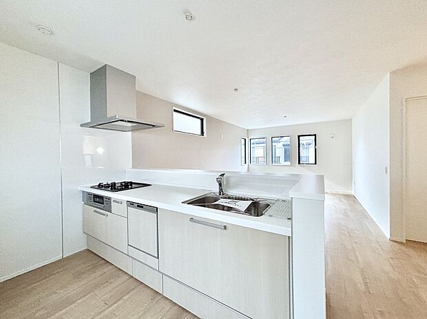 料理をしながらでもご家族との会話を楽しめる対面キッチン