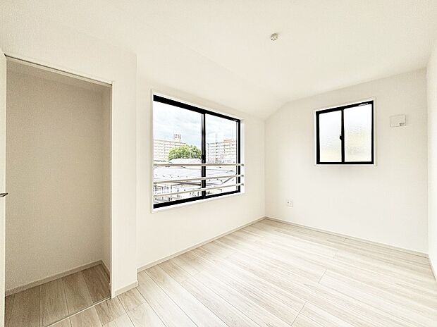 爽やかな日差しがお部屋全体を優しく包み込んでくれます