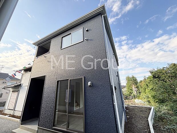 たっぷりの陽光と心地よい風が舞い込む住まい