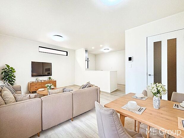 落ち着いた雰囲気のＬＤＫは家族みんなの快適空間　※家具はCGです