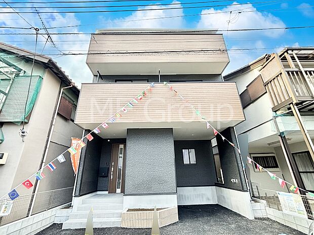 洗練された外観、上質な住空間が広がる室内は永く安心して過ごせる住居です。