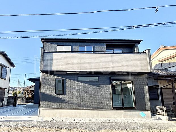 上質感あふれる外観デザイン。魅力の住まいを実現。 