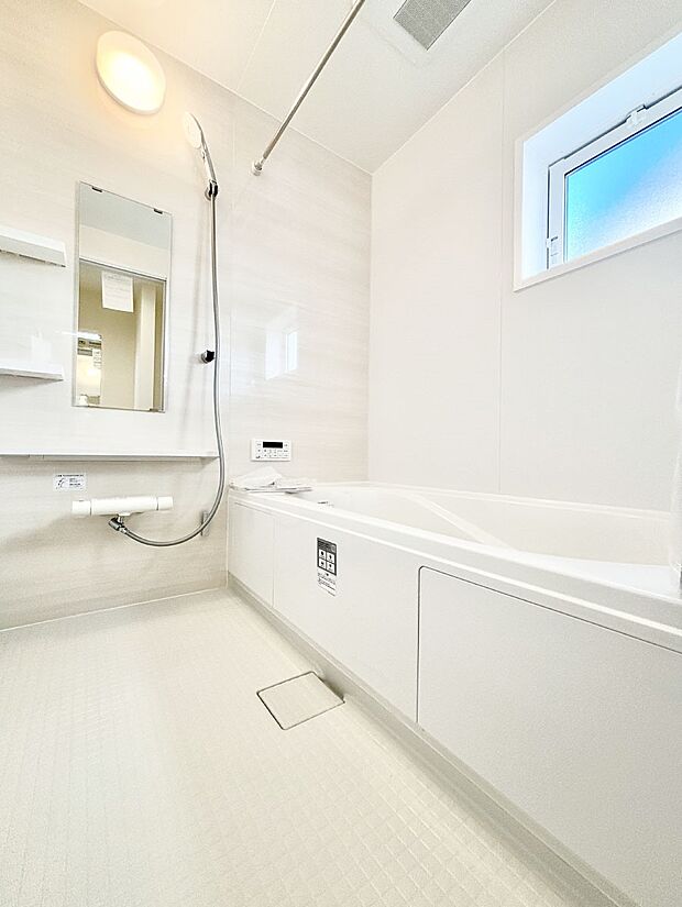 落ち着いた雰囲気でゆっくりお寛ぎいただけるバスルーム