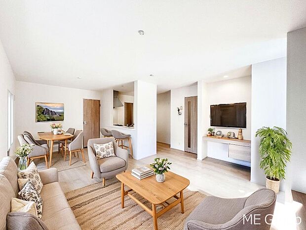 日当たりのいいリビングでゆったりとしたティータイムを！※家具はCGです