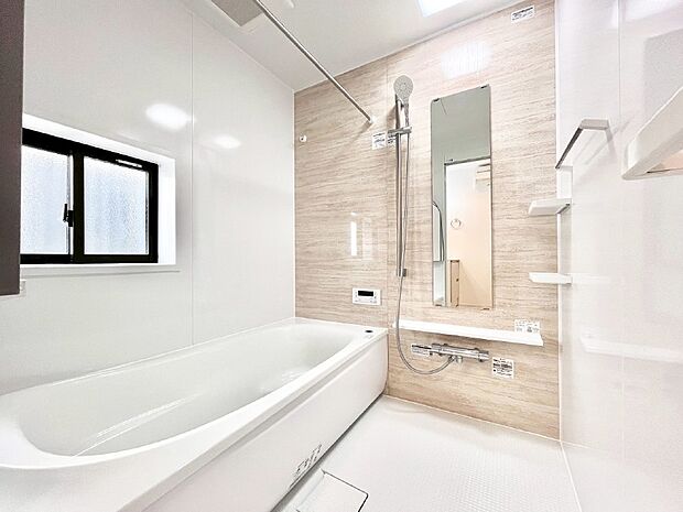 落ち着いた雰囲気でゆっくりお寛ぎいただけるバスルーム  