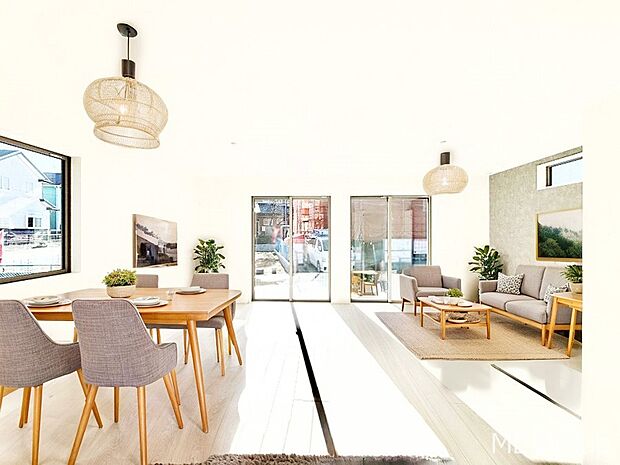 ご家族の賑やかな話し声で包まれる明るいリビング ※家具はCGです