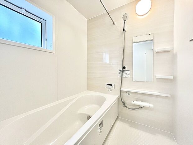 落ち着いた雰囲気でゆっくりお寛ぎいただけるバスルーム