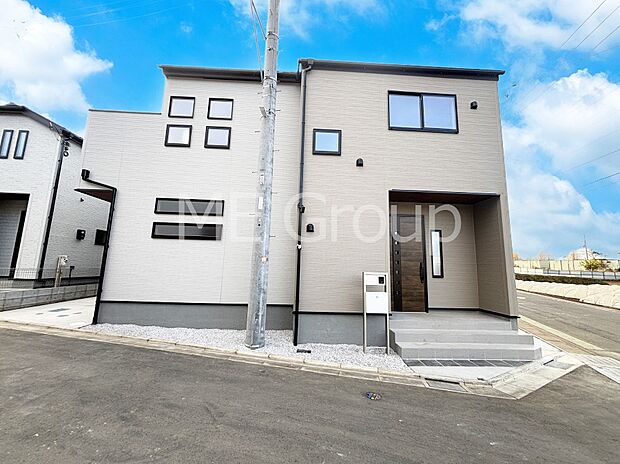 たっぷりの陽光と心地よい風が舞い込む住まい