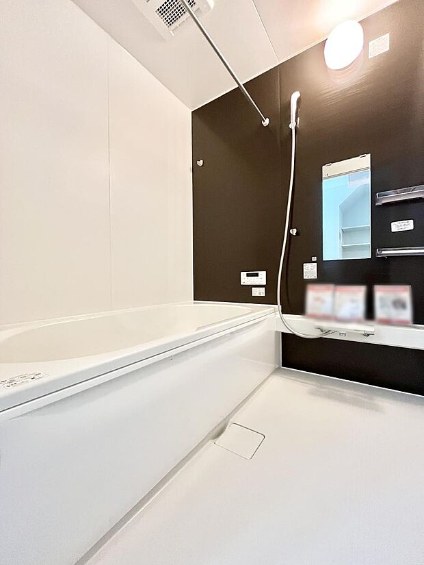 浴室乾燥機付きのバスルームでいつでも快適なバスタイムが楽しめます!