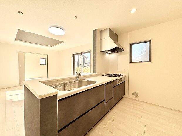 ゆとりあるキッチンではご家族と楽しくお料理ができます。