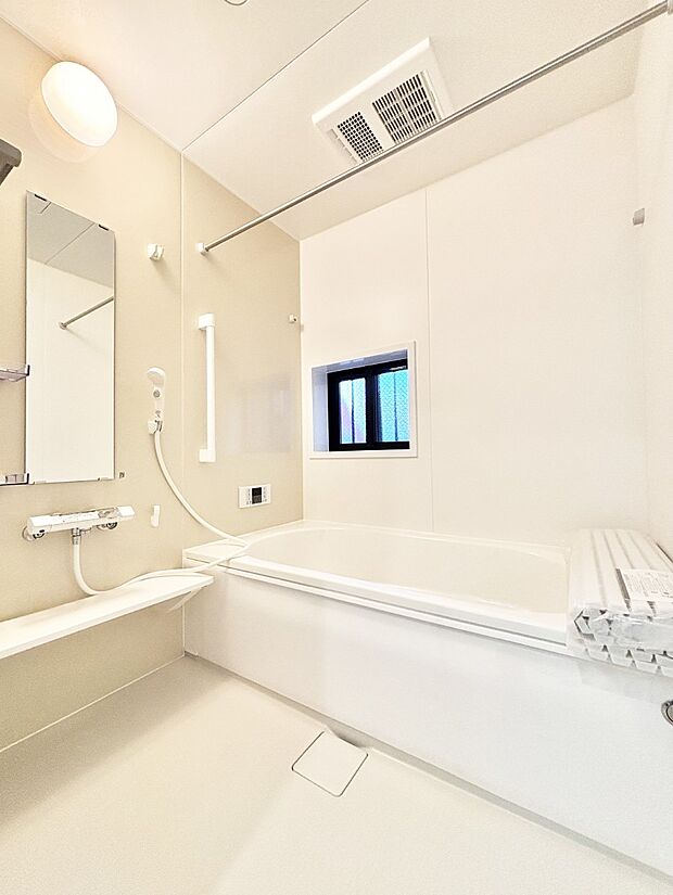 落ち着いた雰囲気でゆっくりお寛ぎいただけるバスルーム