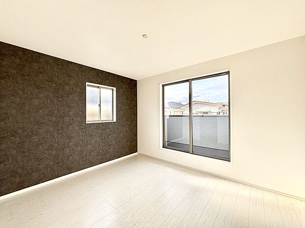 明るいバルコニーサイドに洋室を設置。目覚めの良い寝室に。