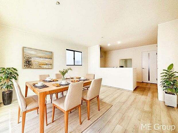 落ち着いた雰囲気のＬＤＫは家族みんなの快適空間※家具はCGです