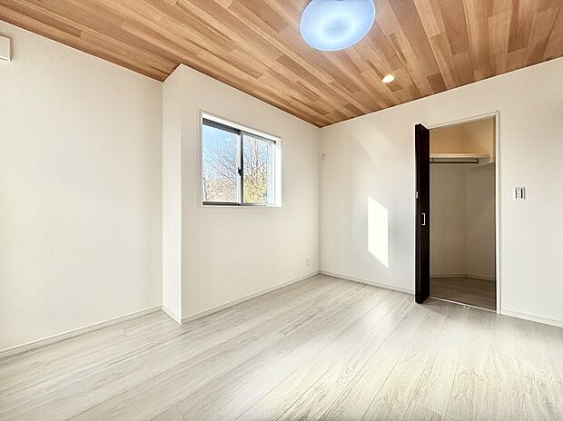 収納が充実しているので、居住スペースを広く使えます。 