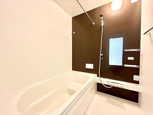 落ち着いた雰囲気でゆっくりお寛ぎいただけるバスルーム