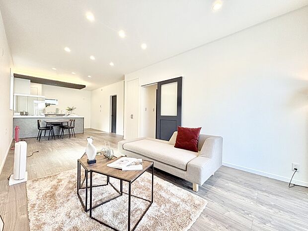 住む方の個性が引き出される、インテリアを考えるのが楽しみなリビングです！ 