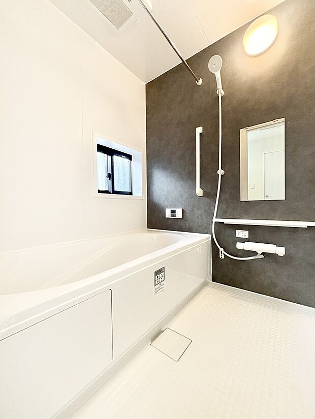 落ち着いた雰囲気でゆっくりお寛ぎいただけるバスルーム