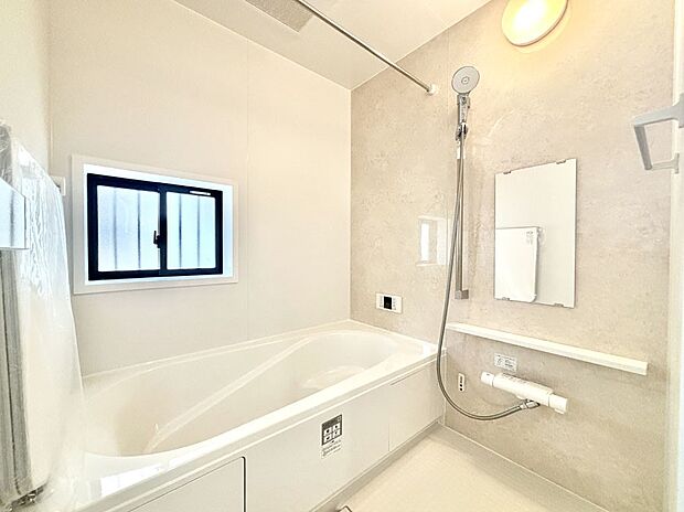 落ち着いた雰囲気でゆっくりお寛ぎいただけるバスルーム