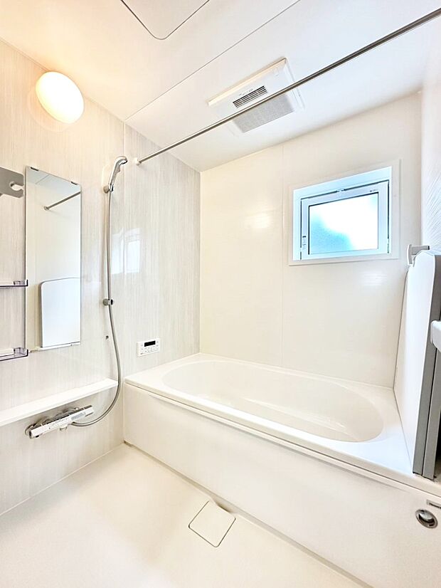 落ち着いた雰囲気でゆっくりお寛ぎいただけるバスルーム