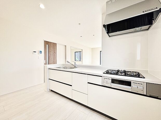 ゆとりあるキッチンではご家族と楽しくお料理ができます。